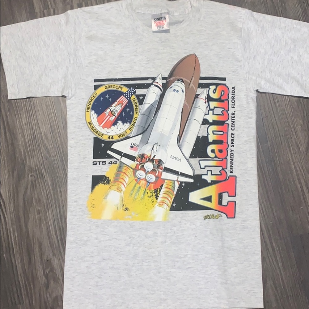 Vintage NASA Atlantis T